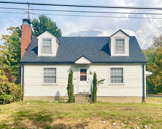 Building Photo - Very Unique 5 Bedroom Home on Large Lot