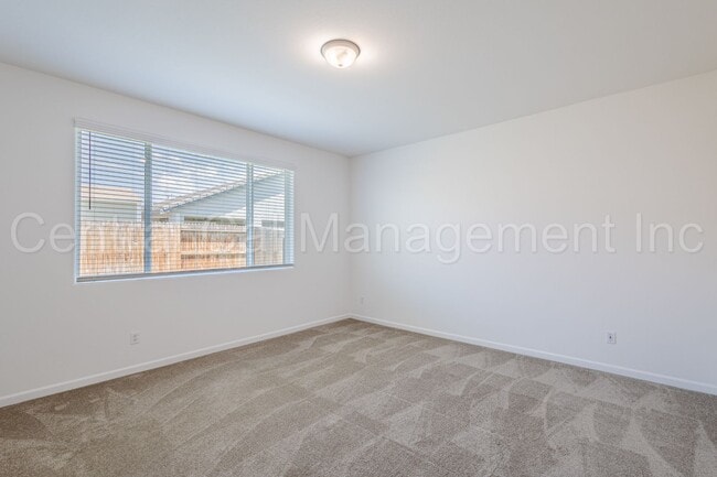 Building Photo - 4 Bedroom/3 Bath Home with Solar in Commun...
