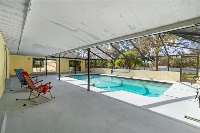 Building Photo - 903 Tomahawk Trail