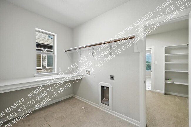 Building Photo - 5413 Harbour Rd