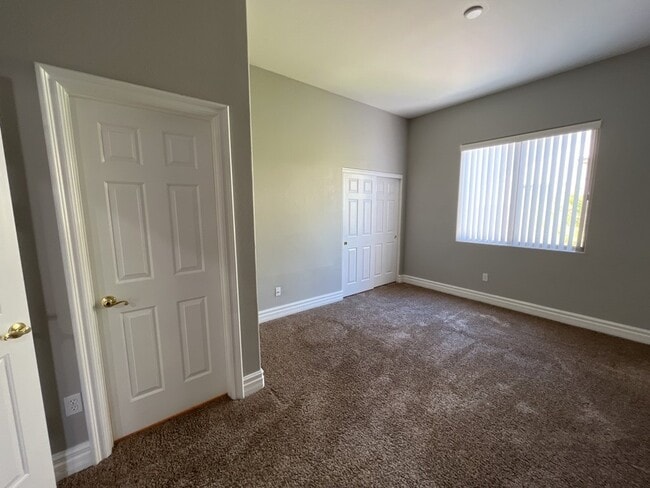 Building Photo - Stunning 2 story, 5-bedroom home in Rhodes Ranch