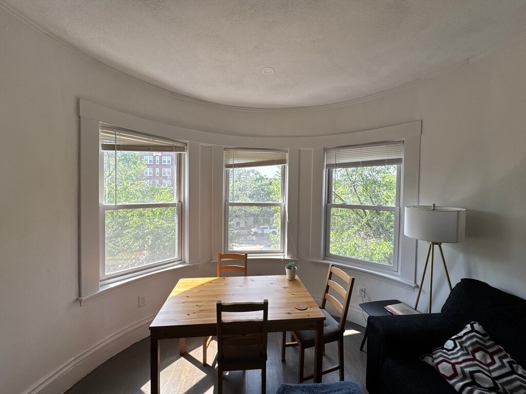 Building Photo - 1414 Beacon St
