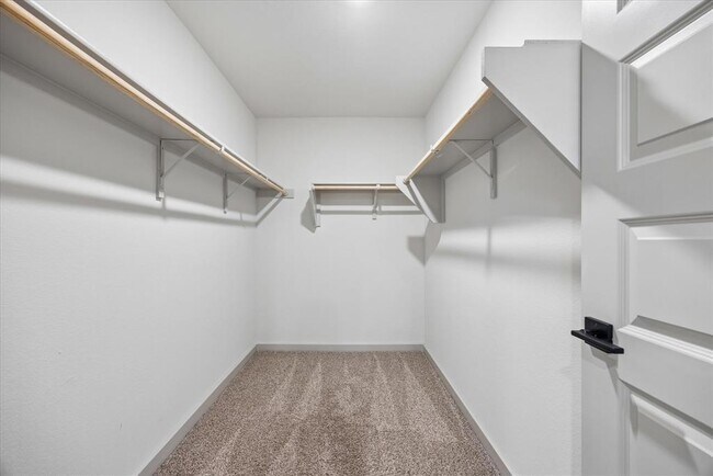 Building Photo - 105 Krause Spgs Dr