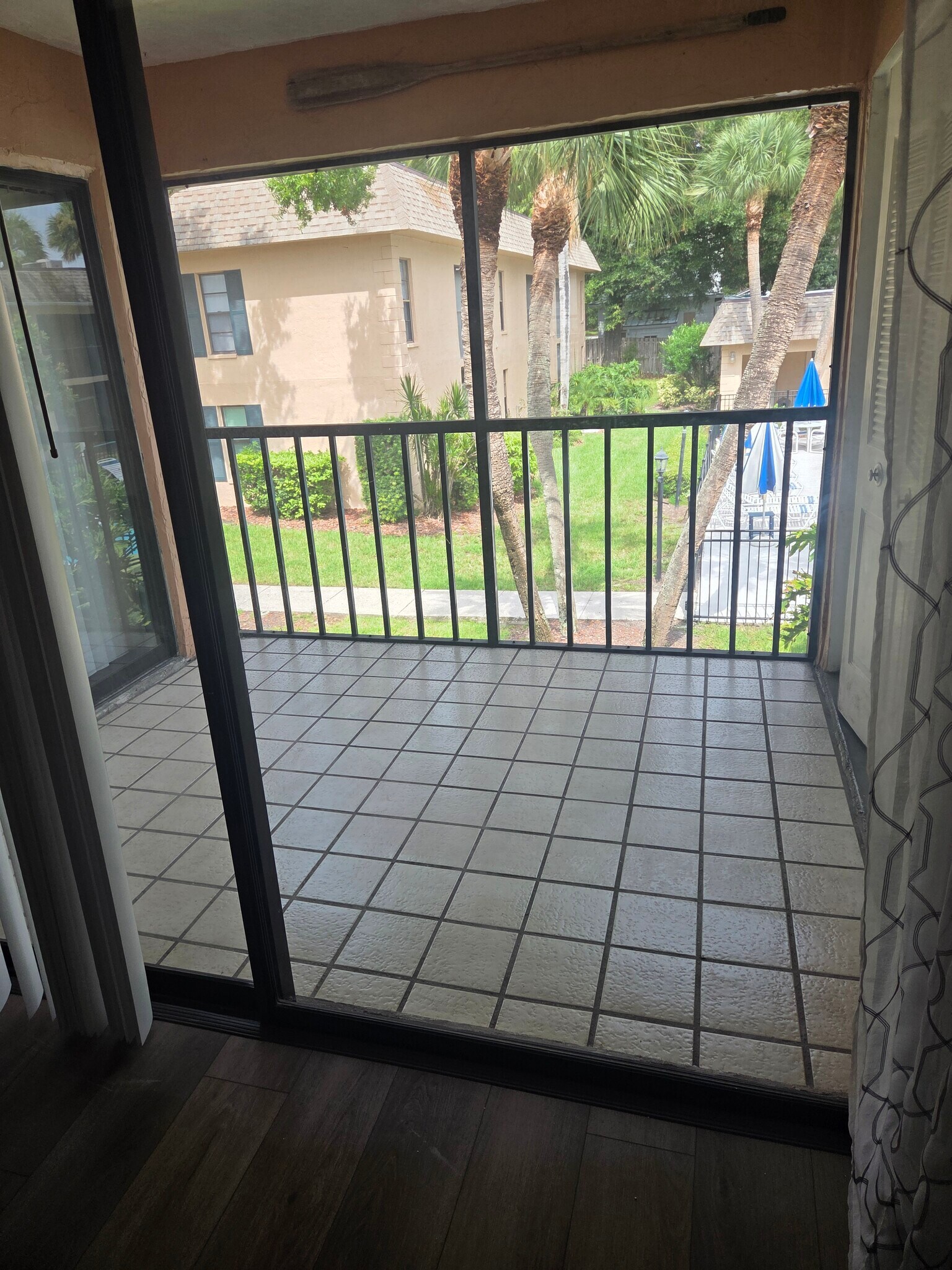 Large Balcony - 100 Grand Blvd