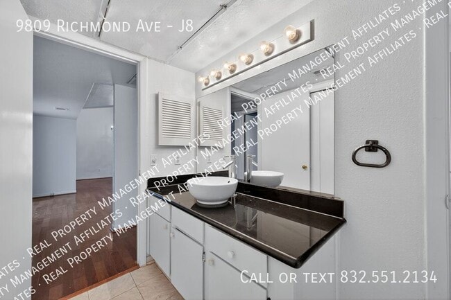 Building Photo - 9809 Richmond Ave.