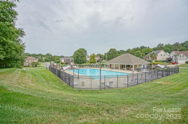 Building Photo - 9832 Ashburton Dr
