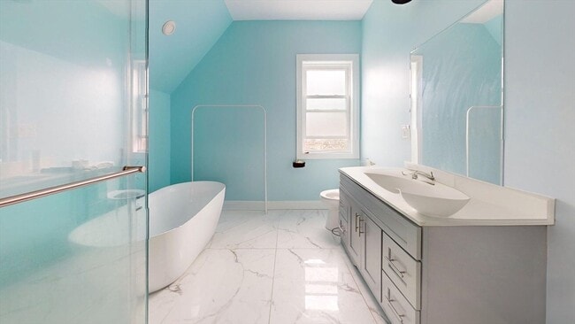 Building Photo - 346 Cherry St