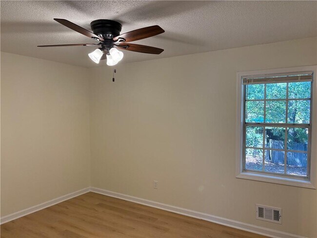 Building Photo - 1045 Coker Cir NW