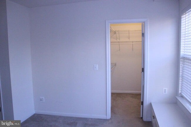 Building Photo - 42525 Highgate Terrace