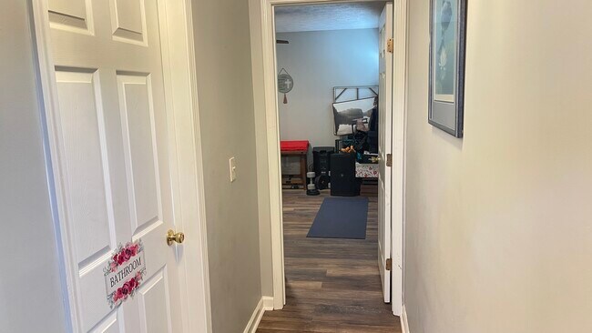 Building Photo - 6917 Minchew Ct