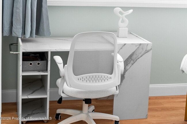 Building Photo - 220 Linden St