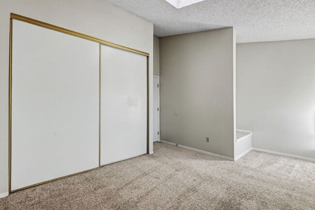 Building Photo - 2315 Lexington Village Ln