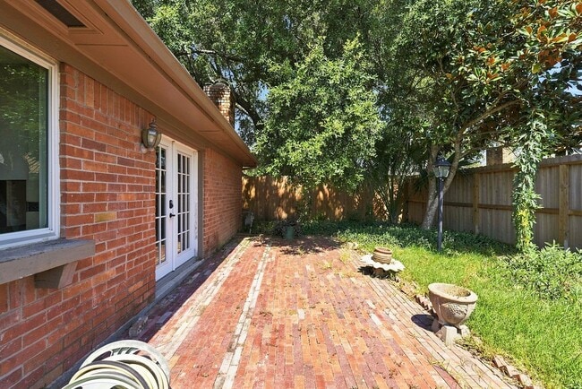 Building Photo - 15706 Cavendish Dr