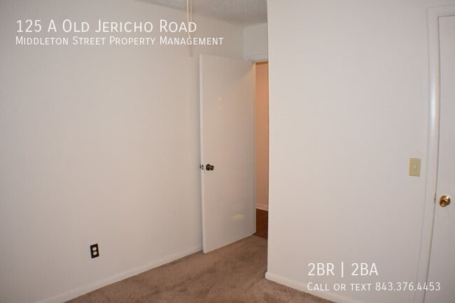 Building Photo - 125 Old Jericho Rd