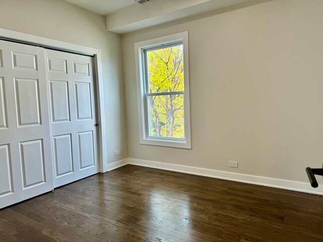 Building Photo - 3135 S 53rd Ave