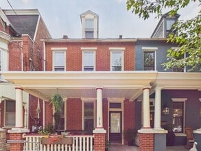 Building Photo - 612 W Chestnut St