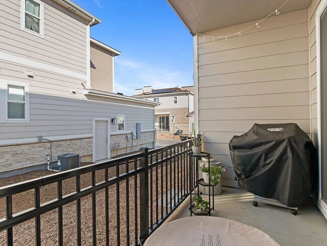 Building Photo - Stunning 3 bedroom, 2.5 bathroom home. New...