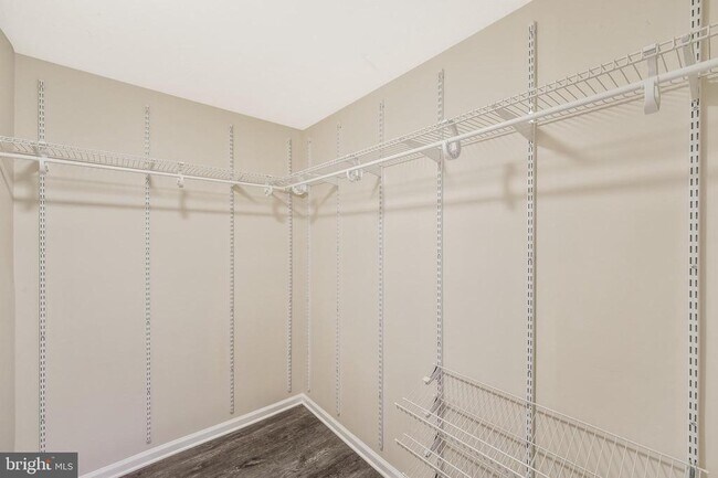 Building Photo - 1060 Gardenview Loop