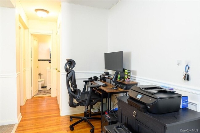 Building Photo - 4 Sadore Ln