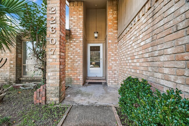 Building Photo - 22607 Fincastle Dr