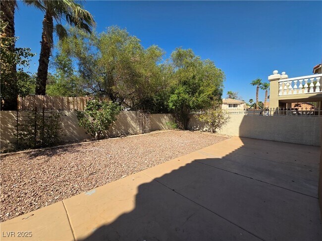 Building Photo - 8204 Tivoli Cove Dr