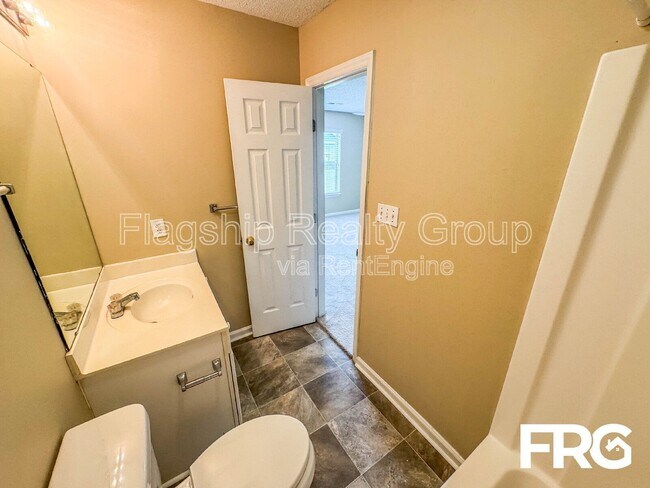 Building Photo - 3311 Moseley Dr