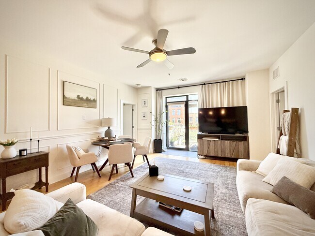 Building Photo - 444 N Central Ave