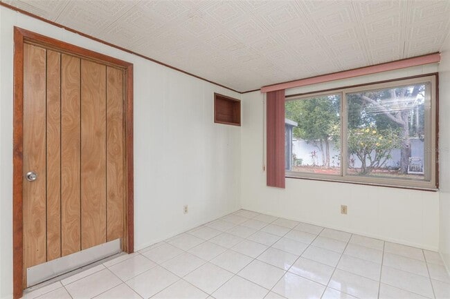 Building Photo - 11343 87th Ave