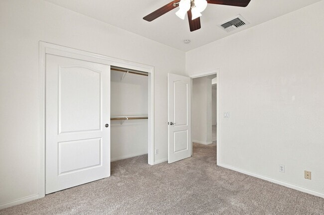 Building Photo - 1112 N Cynthia Ct