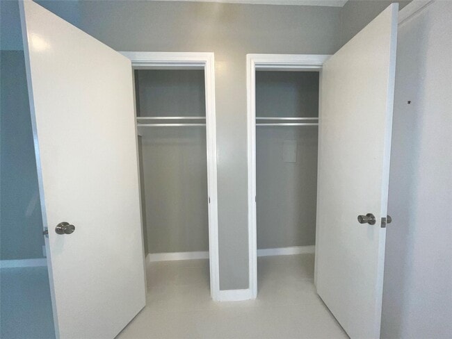 Building Photo - 2601 Bellefontaine St