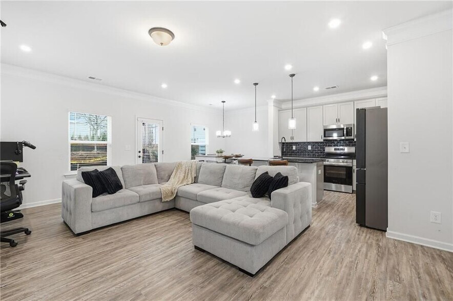 Building Photo - 3860 Pressley Ln