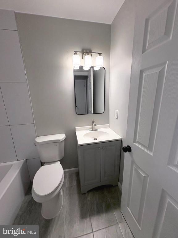 Building Photo - 390 Aldeberan Dr