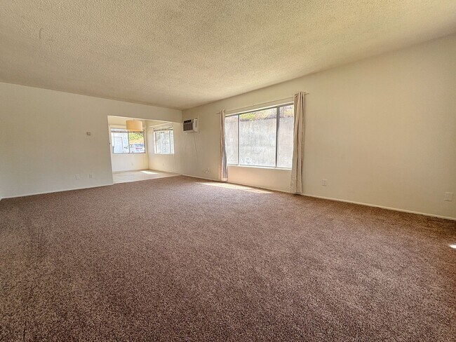 Building Photo - San Juan - 11185-11189