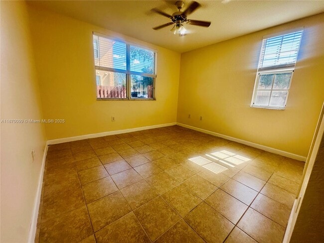 Building Photo - 1420 NE 33rd Ave