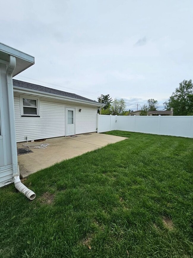 Building Photo - South Shores! 3 Bed, 1.5 bath