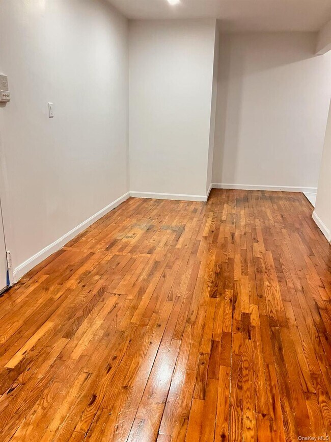 Building Photo - 105-11 Otis Ave