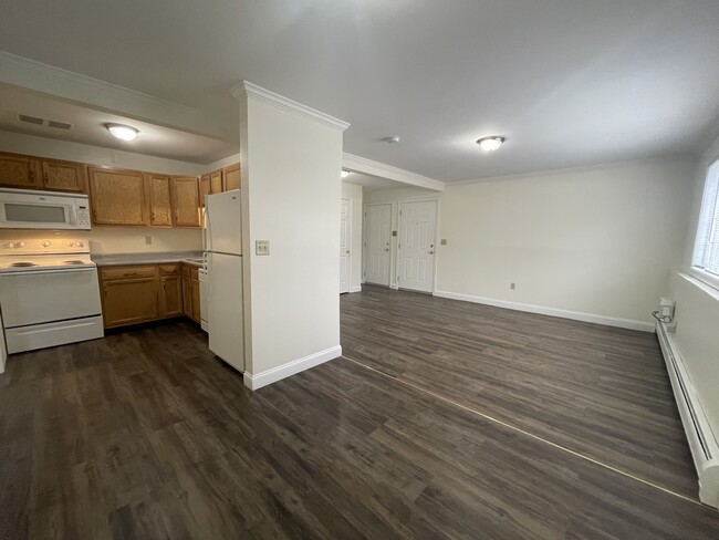 2 BR Style has Large Flooplan - Eagle's Landing Apartments