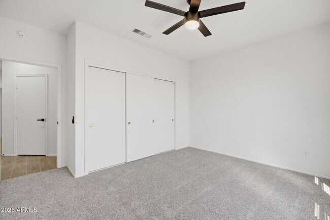 Building Photo - 22408 N Las Vegas Dr