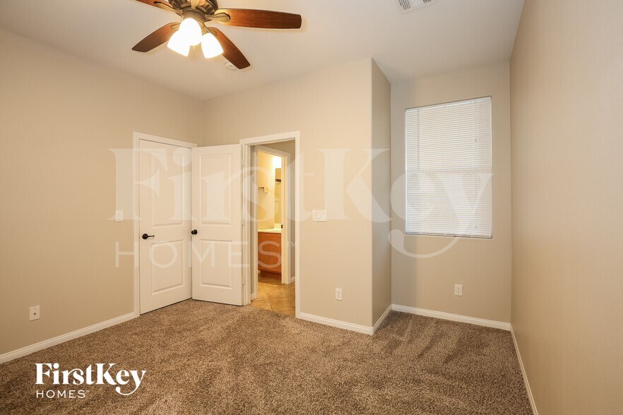 Building Photo - 6217 Escapa Ct