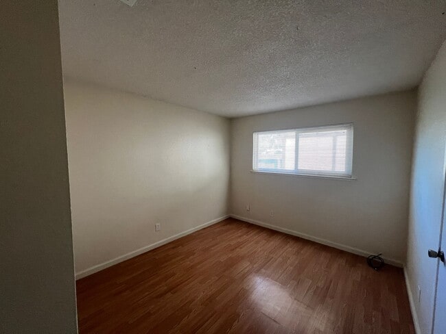 Building Photo - Single story 3 bedroom with two car garage!