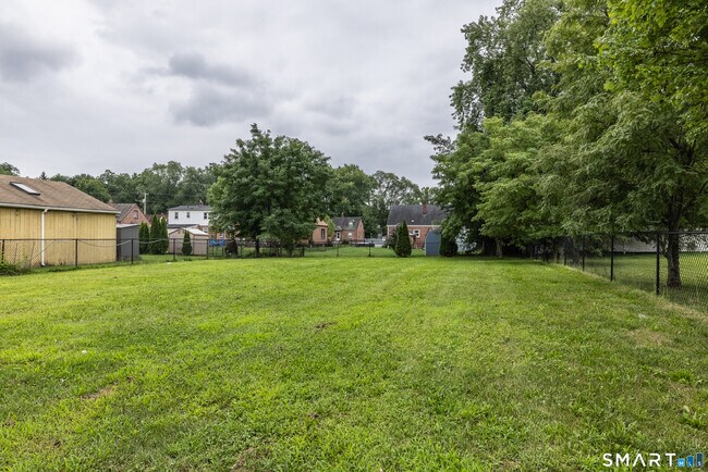 Building Photo - 118 Bryden Terrace