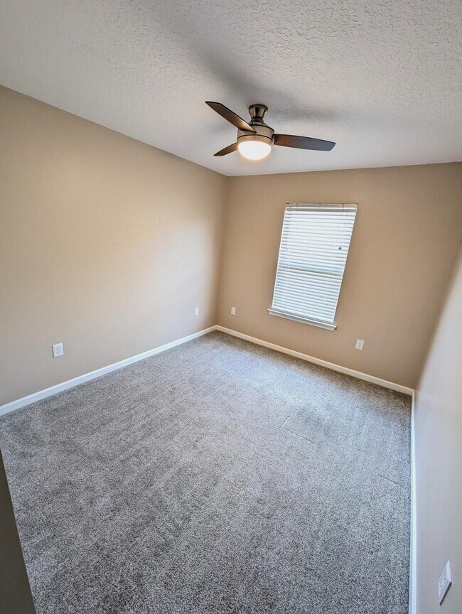 Building Photo - 1950 Catline Cir