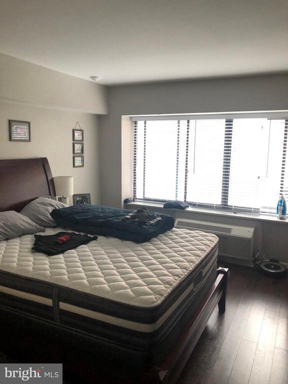 Building Photo - 2405 I St NW