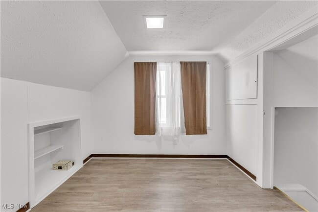 Building Photo - 3292 W 105th St