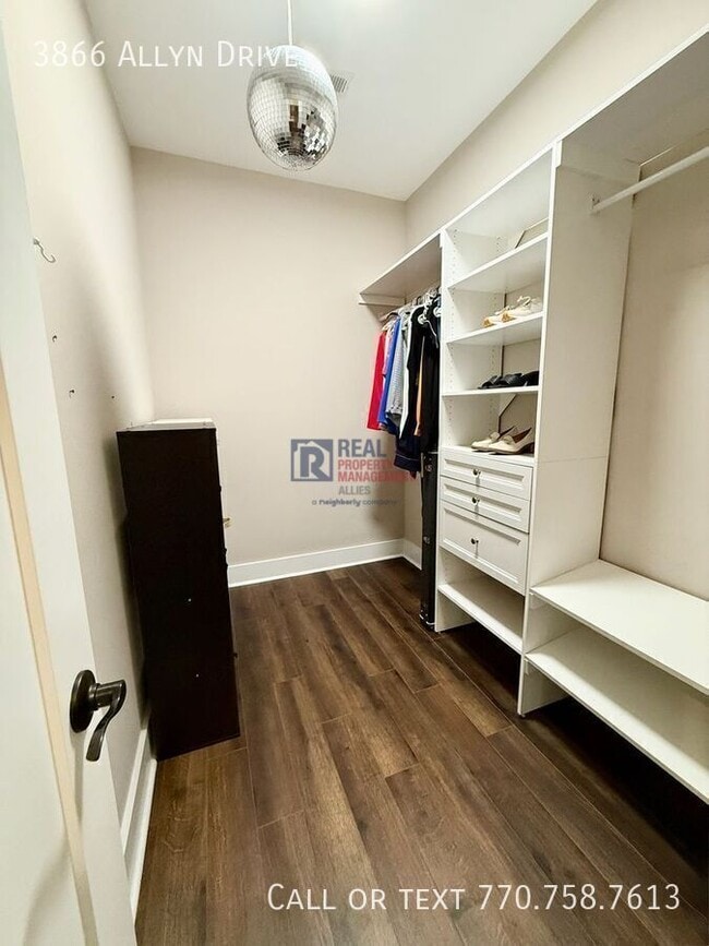 Building Photo - 3866 Allyn Dr NW