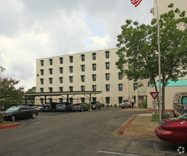 Building Photo - North Loop