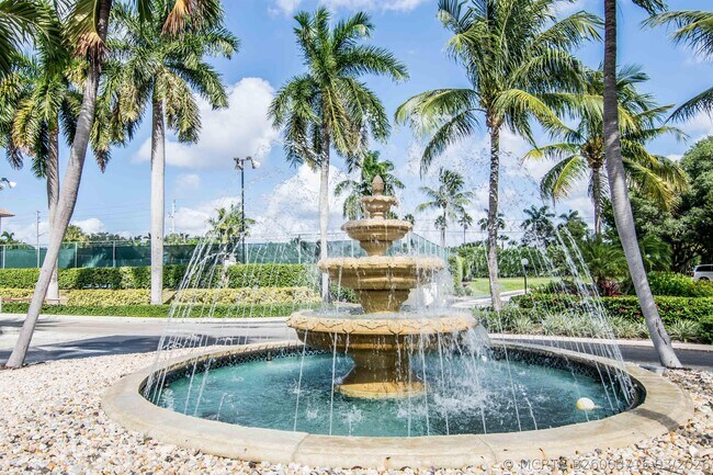Building Photo - 14 Royal Palm Way