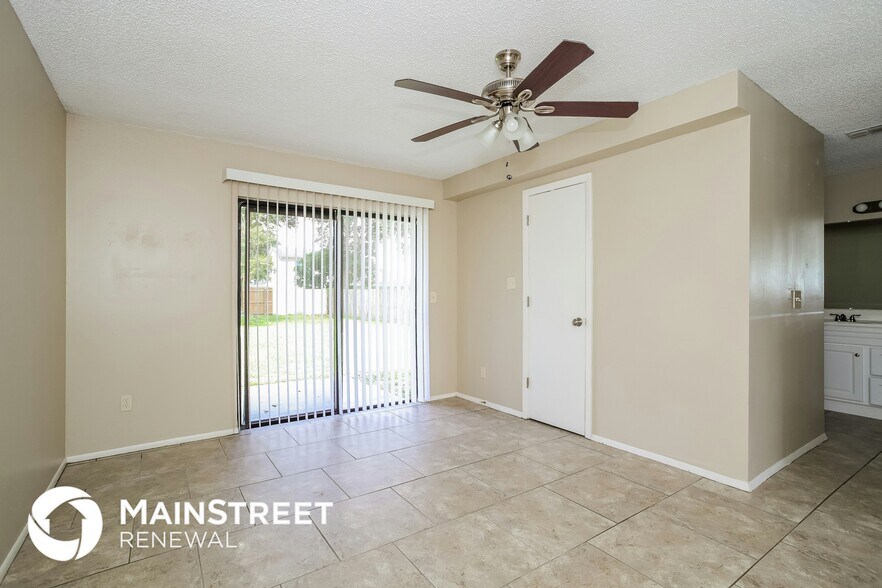 Building Photo - 5625 Westview Dr