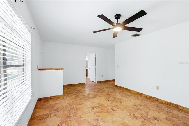 Building Photo - 2777 Dueby St