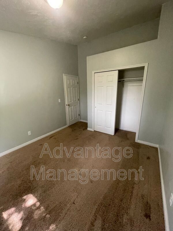 Building Photo - 328 E 1000 N